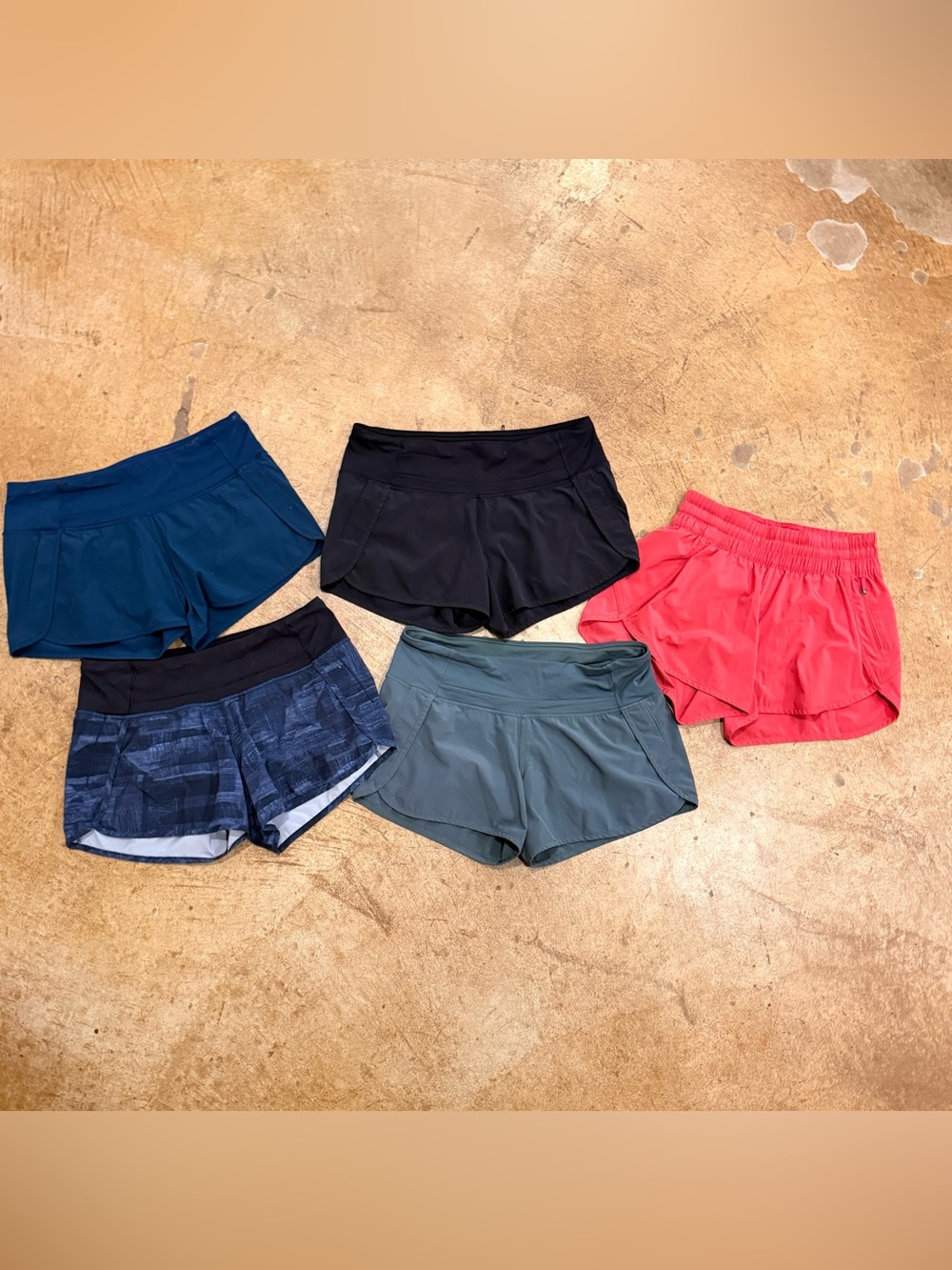 Lot 5 Lululemon Tracker Short V *4"/Lululemon Run Times Short *4-way Stretch (6) - Picture 9 of 12
